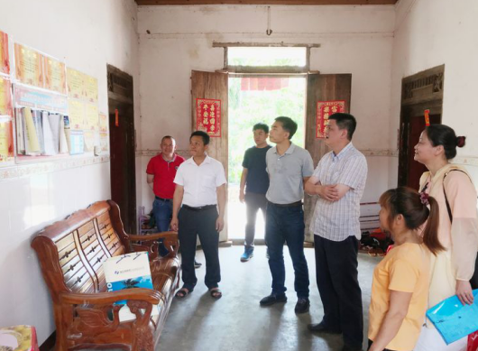 走访调研帮扶村 助力乡村振兴路——永利yl23411党委书记王蜂带队到帮扶村走访调研脱贫攻坚与乡村振兴工作(图5)