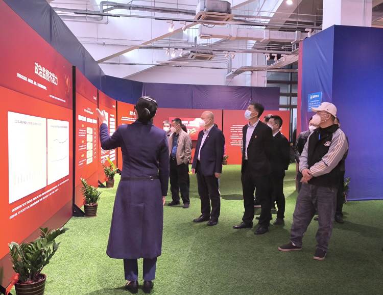 以案明纪，永葆清廉本色——永利yl23411组织参观“严守纪法底线 牢筑清廉根基”警示教育巡回展(图2)