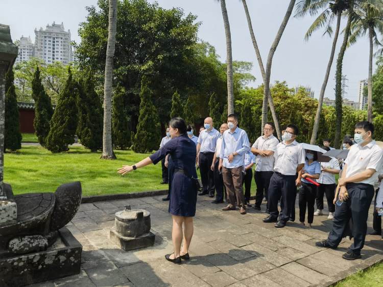 传承海瑞精神 激荡清风正气——永利yl23411开展“清廉国企 青廉有我”主题党日活动(图6)