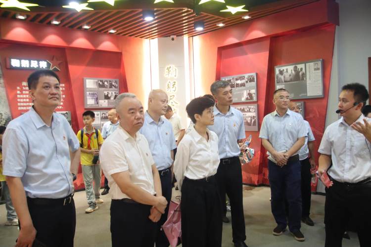 赓续红色基因 奋进时代征程 ——市国资委机关联合永利yl23411开展主题党日暨清廉国企教育活动(图7)