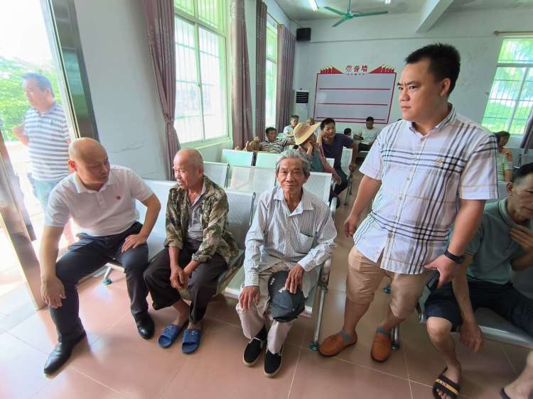 中秋情意浓，帮扶送温暖——永利yl23411开展2023年中秋慰问活动(图2)