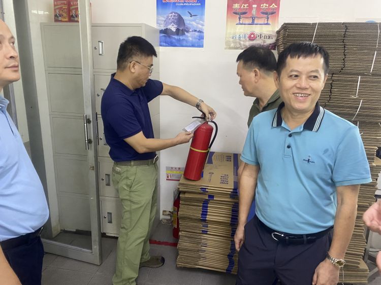 永利yl23411开展中秋国庆节前安全生产大检查(图3)