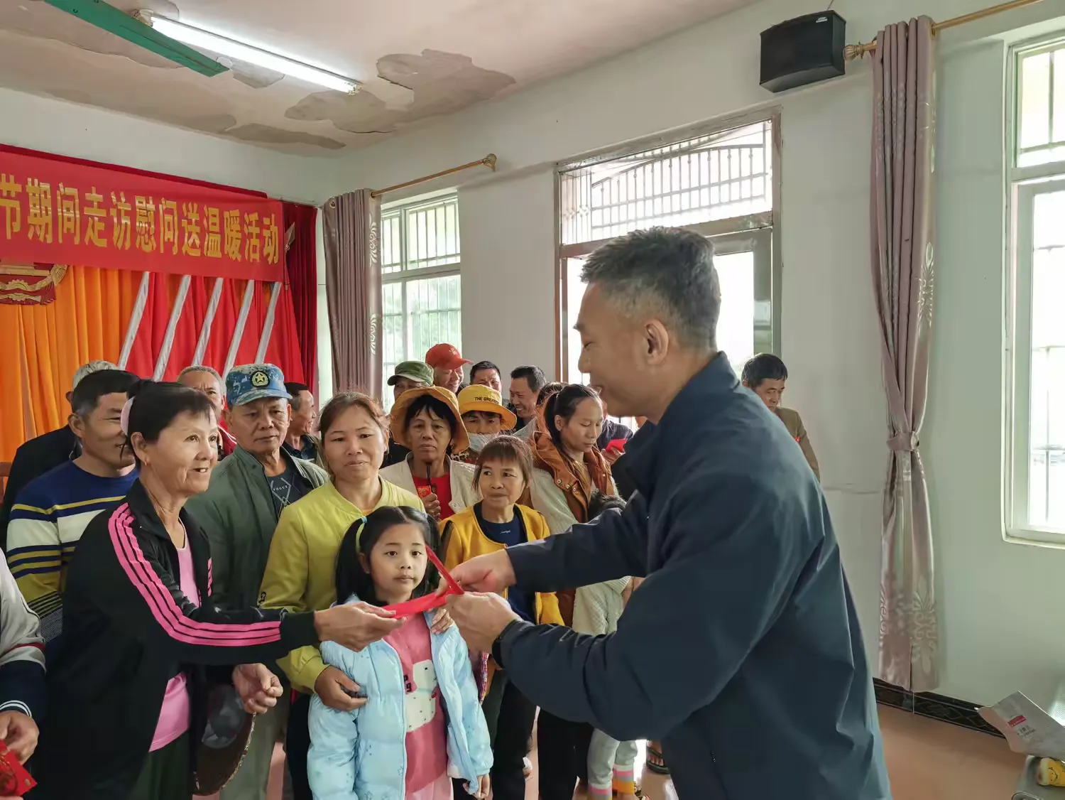 迎新春 送温暖——永利yl23411深入青云村开展元旦春节期间走访慰问送温暖活动(图4)