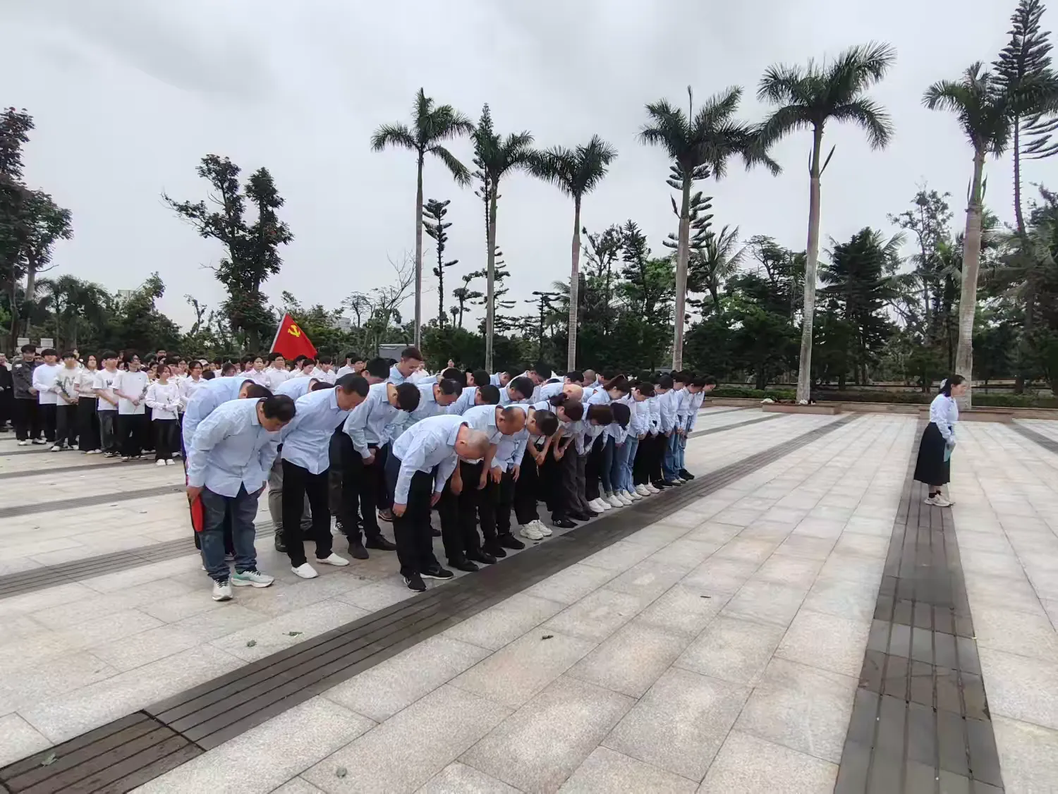 永利yl23411开展“清明祭英烈，奋进谱新篇”主题党日活动  清明时节，春风轻拂，为缅怀革命先烈丰功伟绩，接受红色精神洗礼熏陶，引导党员干部职工将革命传承融入推动公司各项事业高质量改革发展的实践中，2025(图5)