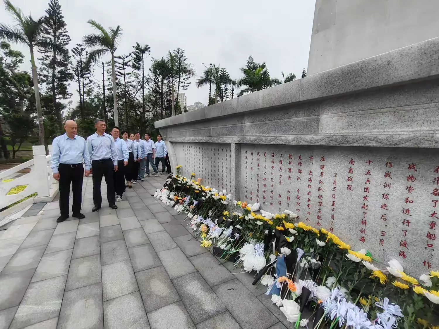 永利yl23411开展“清明祭英烈，奋进谱新篇”主题党日活动  清明时节，春风轻拂，为缅怀革命先烈丰功伟绩，接受红色精神洗礼熏陶，引导党员干部职工将革命传承融入推动公司各项事业高质量改革发展的实践中，2025(图6)