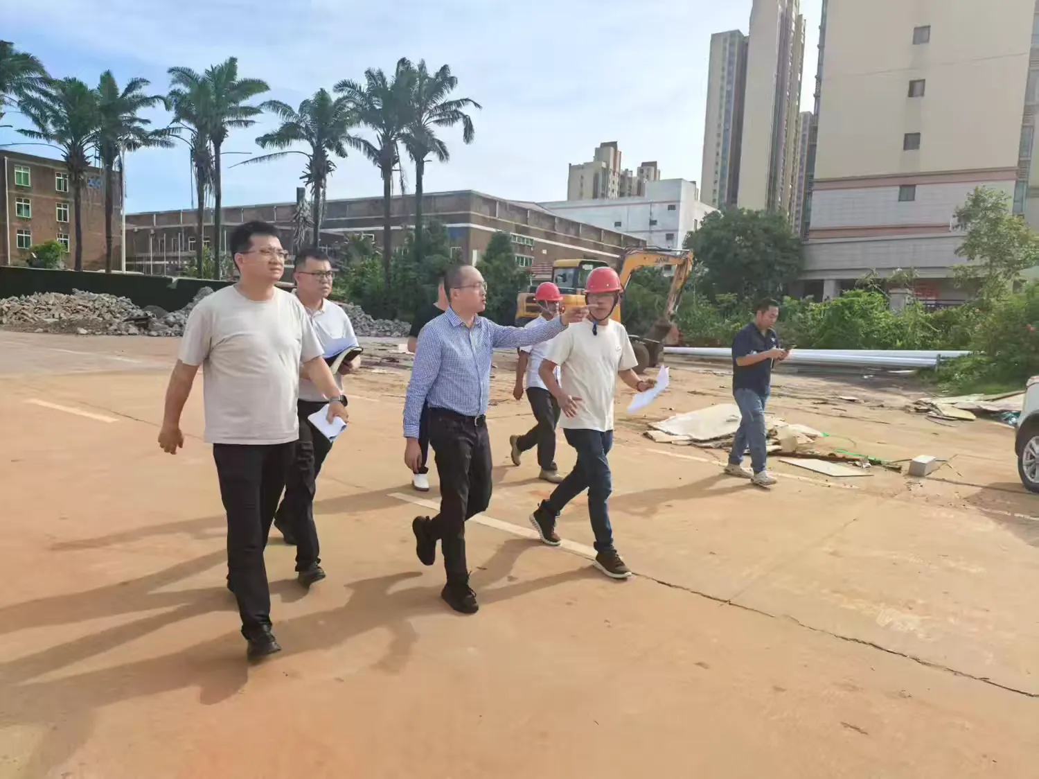 海口综保区管委会杨义主任一行调研海口金盘制造业聚集区创新中心（一期）项目